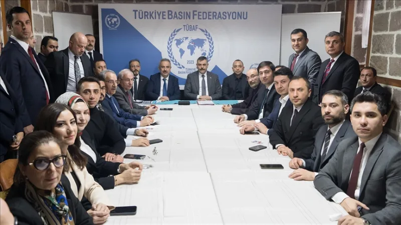 Çiftçi belügyminiszter találkozott az újságírókkal